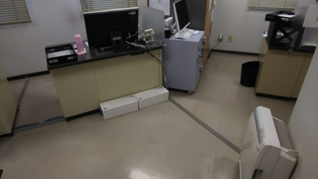 東京都江東区　オフィス工事　タイルカーペット　オフィス家具